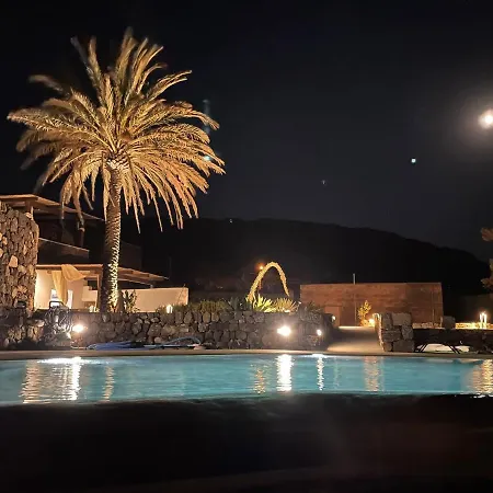 Dammusi Uliveto Scauri (Sicily)