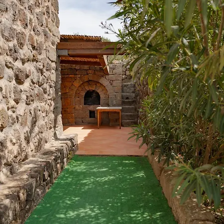 Dammusi Uliveto Scauri (Sicily)