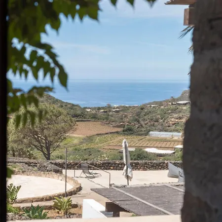 Dammusi Uliveto Holiday home *