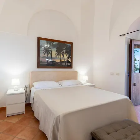 Dammusi Uliveto Scauri (Sicily)