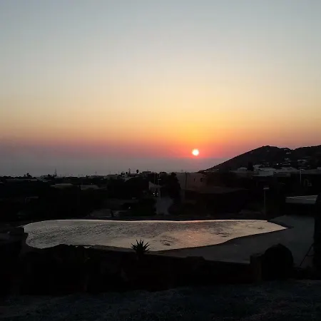 Dammusi Uliveto Holiday home *